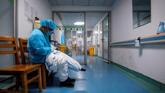 Agotados, pero “al pie del cañón”: otro Día de la Enfermería en pandemia