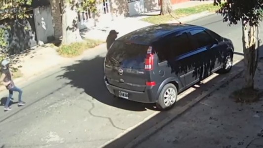 Sicarios la balearon en Rosario: creen que se confundieron con una vecina
