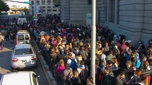 Caos en Constitución: Levantaron el corte que agolpó a cientos de pasajeros