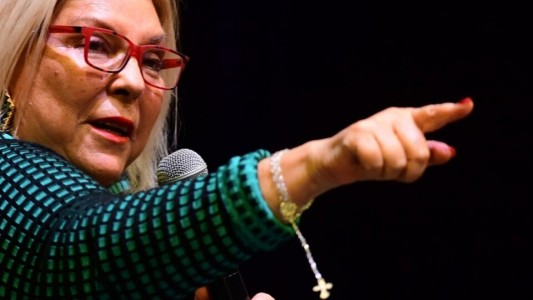 Elisa Carrió criticó a Mauricio Macri: "Si fui una líder de convicciones y de principios, no me puedo ir a vacunar a Miami"