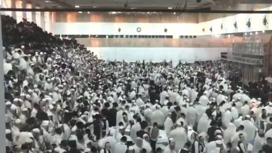 Así colapsó una grada durante una celebración religiosa provocando 2 muertes y 200 heridos