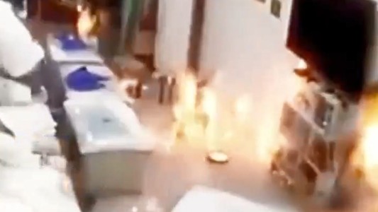 El dramático momento en el que las llamas envuelven a los clientes de un spa