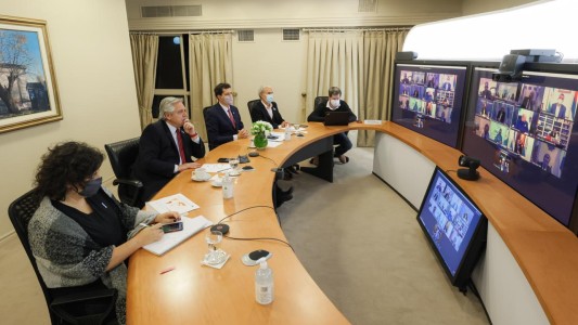 Alberto Fernández se reúne con gobernadores para analizar la situación epidemiológica