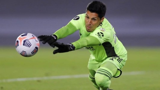 River, con Enzo Pérez de arquero, venció 2 a 1 a Independiente Santa Fe en la Libertadores