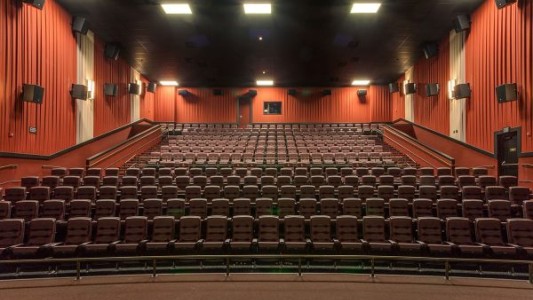 Empresarios del espectáculo acatan medidas por "la grave situación epidemiológica"