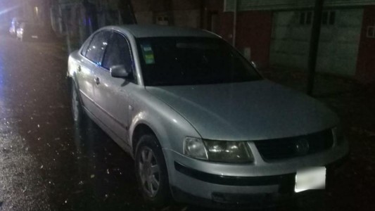 Localizaron y detuvieron en una hora a tres ladrones que entraron a robar a una casa en La Boca