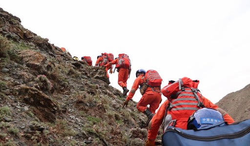 Al menos 20 atletas murieron por condiciones climáticas extremas durante una ultramaratón en China