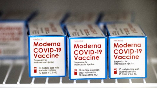 Moderna anunció que su vacuna tiene una eficacia del 100% en adolescentes