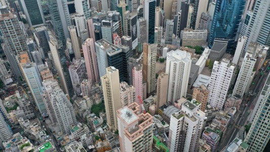 Hong Kong estaría por tirar a la basura millones de dosis de la vacuna de Pfizer