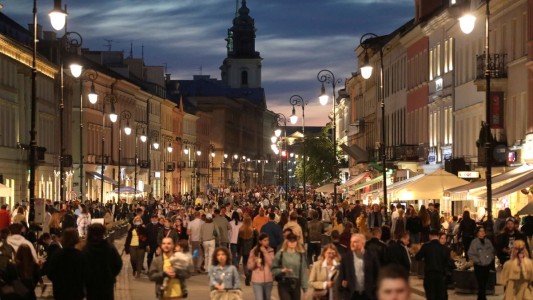 Polonia sorteará casi 300 mil dólares entre los vacunados de Covid 19