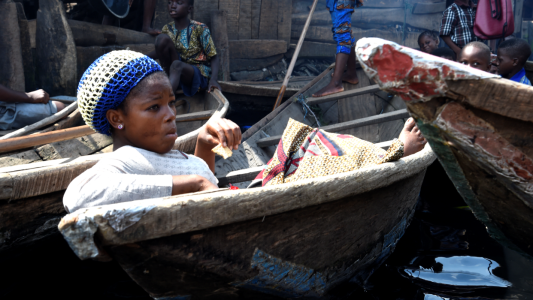 Un barco con 160 personas naufragó en Nigeria y solo hay 22 sobrevivientes