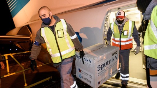 Llegan 470.000 dosis de Sputnik y Argentina superará las 15 millones de vacunas