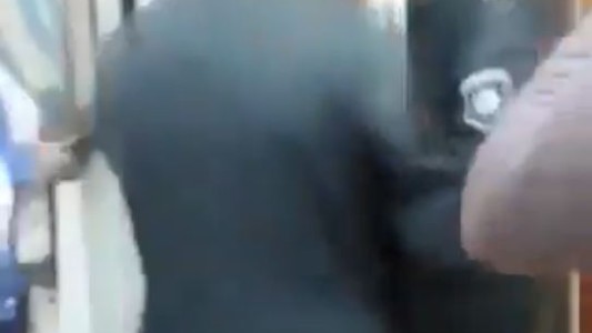 Sacerdote violaba el DNU y echó con un "exorcismo" al policía que fue a detener la misa