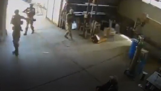 Soldados de la OTAN se confunden de lugar y atacan por error una fábrica