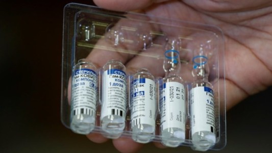 Al menos 2.500 personas estafadas en India con falsas vacunas contra el covid-19