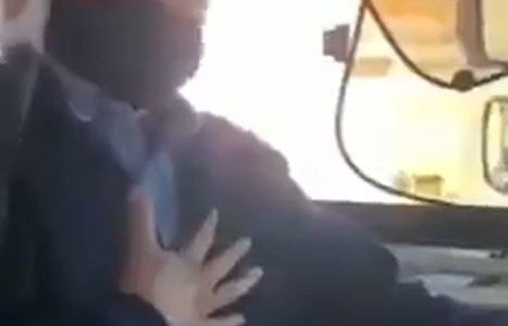 La emoción de un colectivero el último día antes de jubilarse