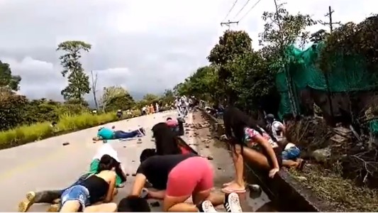 Un muerto y seis heridos en violentos enfrentamientos en Colombia