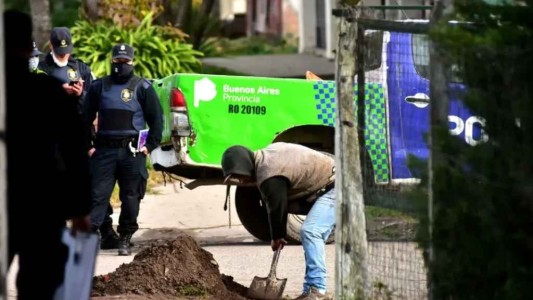 Detienen a tres policías y a cuatro falsos operarios por el robo de cables de fibra óptica en Lanús