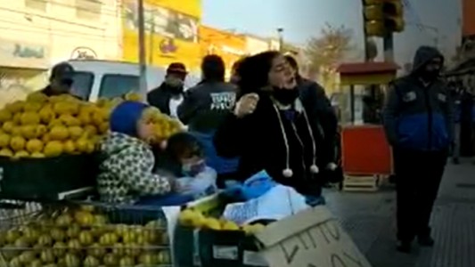 El furioso reclamo de una vendedora ambulante salteña a los Políticos: "Son todos una manga de gatos"