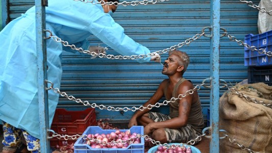 India reportó la menor cantidad de contagios de coronavirus en dos meses