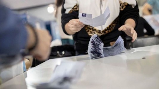 Chile registra más contagios de coronavirus en menores de 19 años que en mayores de 60