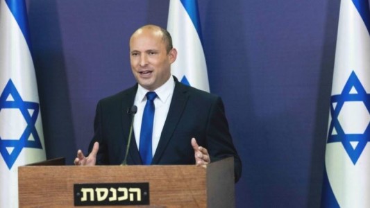 El parlamento israelí aprobó un nuevo gobierno y Bennett asume como primer ministro