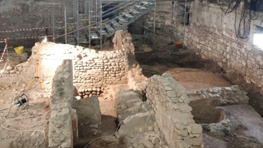 Hallaron una "Pompeya en miniatura" en el sótano de un cine abandonado