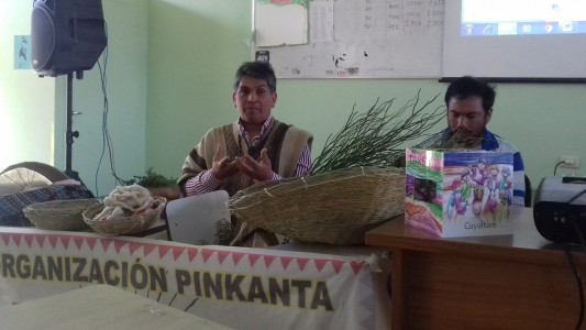 Huarpes ofrecieron un kit anti-Covid de sabiduría ancestral a funcionario del Gobierno