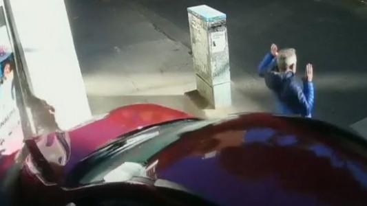 Video: Se salvó por milímetros de que lo atropellen