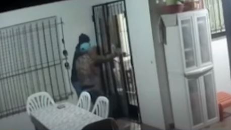 Vecinos de El Palomar reclaman seguridad tras cinco robos en una semana en un radio de tres manzanas