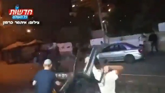 Pelea con sillas y piedras entre palestinos y judíos en un barrio de Jerusalem