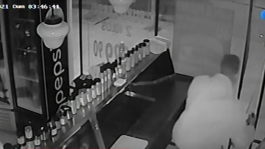 Video: Le entraron a robar tres veces en tres días y se llevaron hasta el último fernet