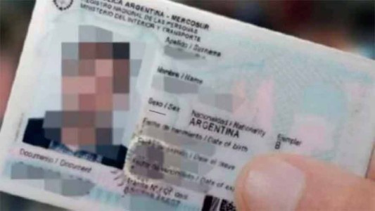 Batalla legal de una mujer para sacar del DNI de su hija de 10 años el apellido del padre abusador