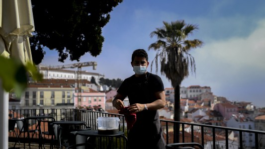 Portugal frena su desconfinamiento por un nuevo rebrote de coronavirus