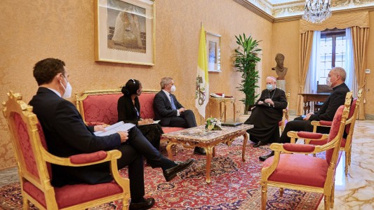 Vacunas, Nicaragua y Venezuela: Felipe Solá se reunió con el canciller del Vaticano