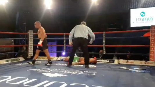 VIDEO: El momento en el que un boxeador cae a la lona y queda en grave estado en una pelea en Córdoba