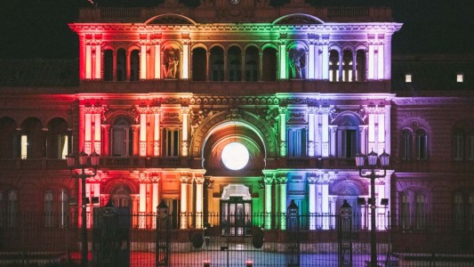 La Casa Rosada, con los colores de la comunidad LGBTI+
