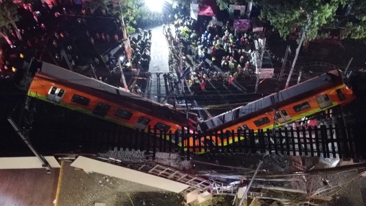 Tragedia en México: la empresa cosntructora del metro que colapsó ofreció su compañía para rehabilitar el tramo
