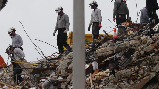 Aumenta a 18 el número de muertos tras el colapso del edificio en Miami