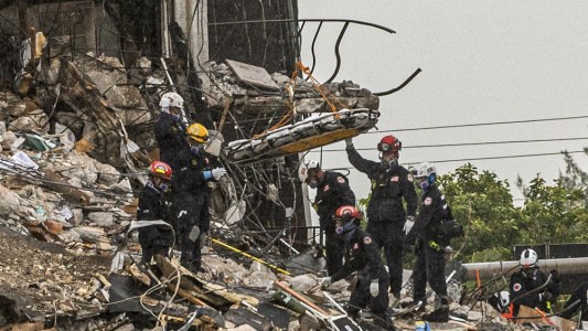 Derrumbe en Miami: encontraron dos nuevos cuerpos y la cifra de víctimas mortales subió a 24