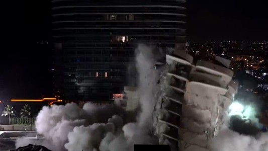 Así fue la implosión controlada del edificio de Miami