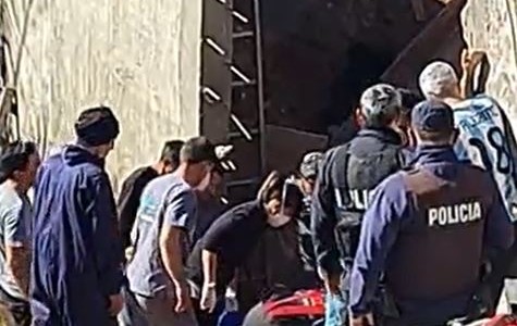 Derrumbe en un colegio de Zárate: hay una persona atrapada