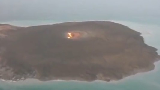 Video: erupción de un volcán de lodo en el Mar Caspio