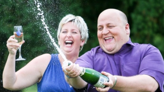 La mala fortuna de una pareja que hace una década ganó en la lotería US$ 205 millones