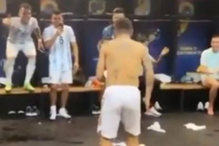"Papu dance": así festejó la selección argentina en el vestuario