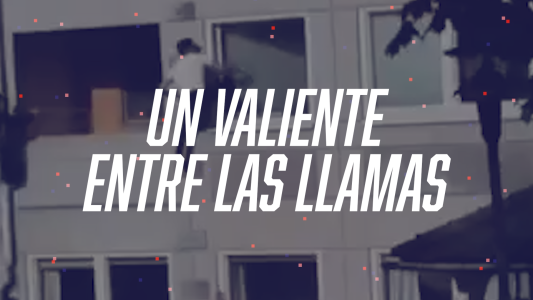 Arriesgó su vida para salvar a una mujer en medio de las llamas en Suecia - #FlashChat