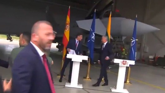 El presidente español suspendió conferencia en una base militar por una alerta aérea