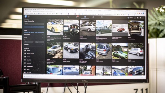 Venta por redes sociales de autos de alta gama: detuvieron a una policía