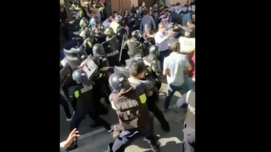 Choques violentos entre la policía y los productores del campo