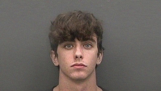 Un joven fue condenado por atropellar y mató a una madre con su bebé: ahora se convirtió en un sex symbol en las redes